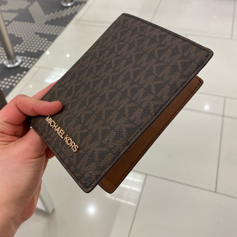 PASSPORT HOLDER🤎 - Picture 3 of 6